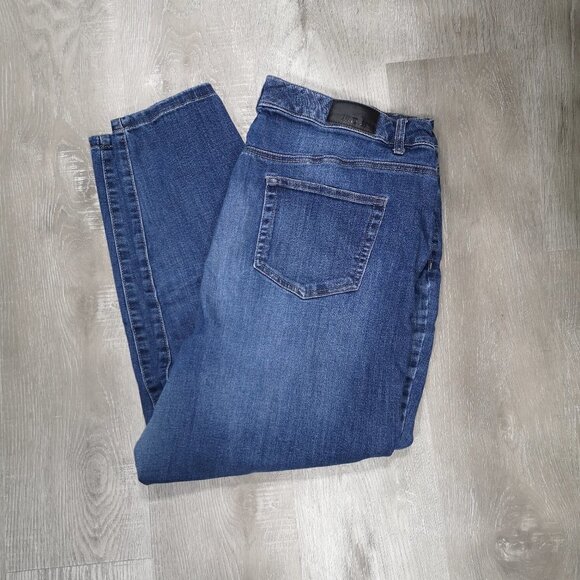 mblm Ladies Medium Wash Size 22 Distressed Front Blue Jeans - Picture 2 of 13